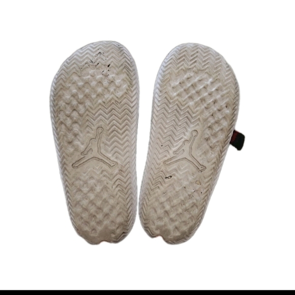 Jordan Mens Super Play Slide 'Black University Red' 13 - Picture 7 of 12